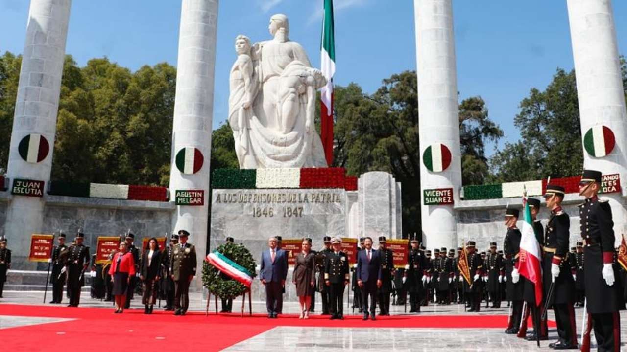 AMLO Encabeza Ceremonia por 176 aniversario de gesta de Niños Héroes