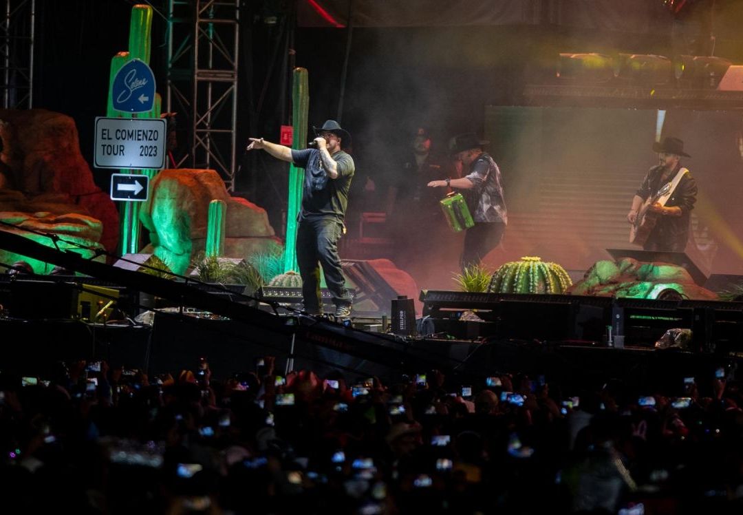 Grupo Frontera Celebra la Independencia de México con un Zócalo a Reventar
