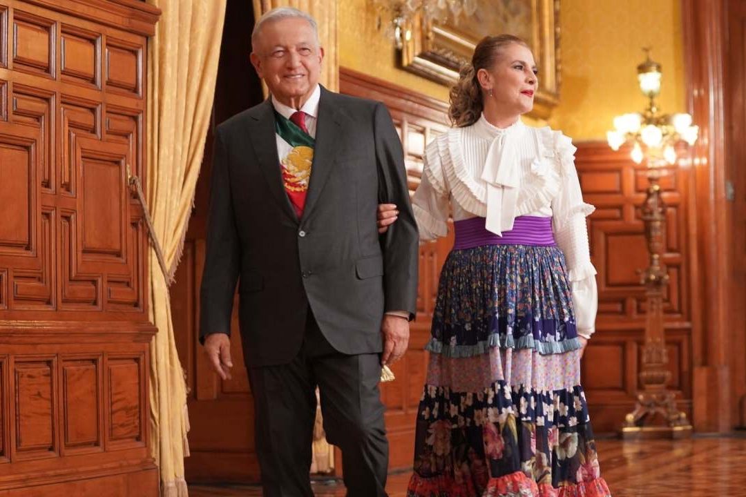 Así Vistió Beatriz Gutiérrez, esposa de AMLO, en el Grito de Independencia