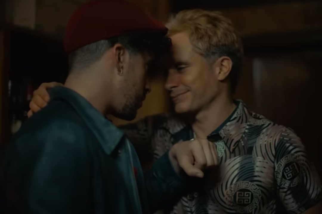 Bad Bunny y Gael García se Besan en la Nueva Película 'Cassandro'