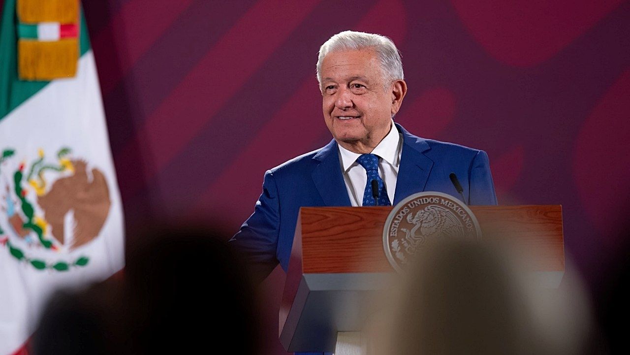 El presidente Andrés Manuel López Obrador presenta su mañanera desde Palacio Nacional