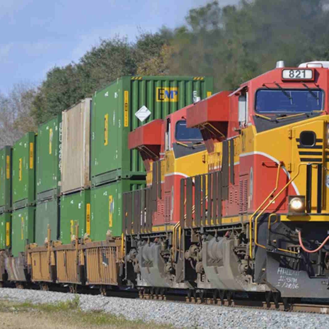 Ferromex Suspende Trenes de Carga por Incremento de Migrantes