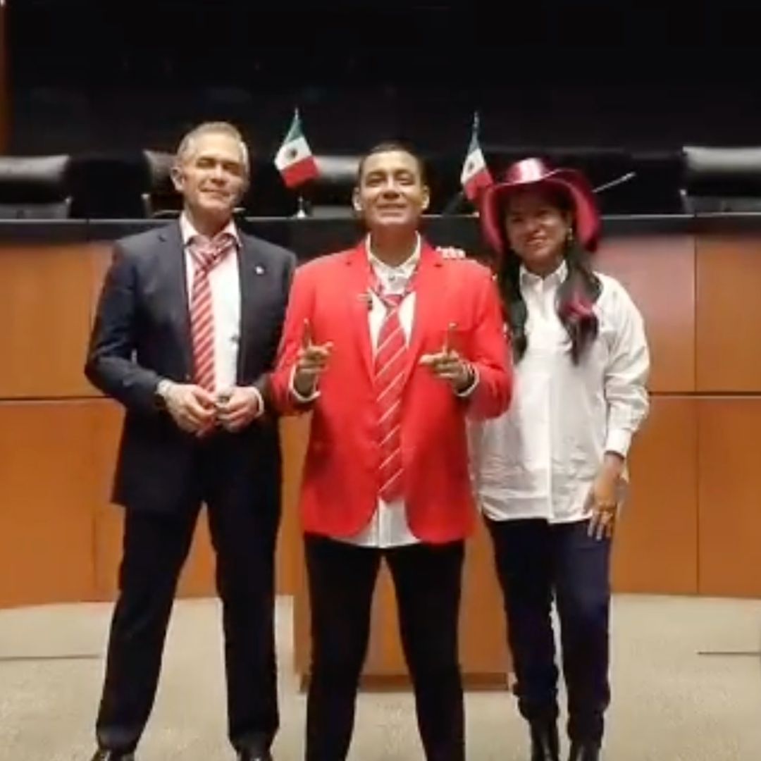 Los senadores hicieron el anuncio del reconocimiento