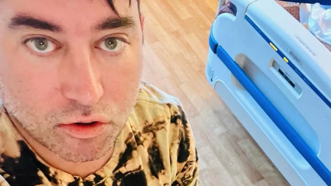 Sufjan Stevens Padece Síndrome de Guillain-Barré y Así lo Anuncia