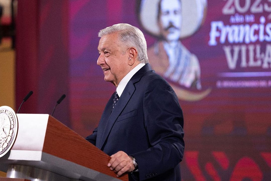 El presidente Andrés Manuel López Obrador presenta su mañanera desde Palacio Nacional