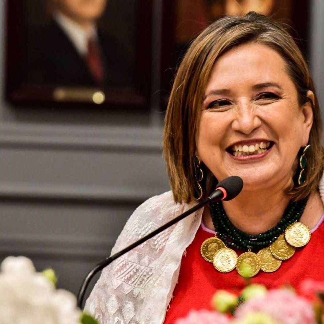Xóchitl Gálvez en una reunión con la cúpula del PRI.