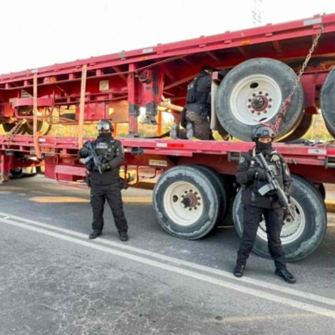 Policías en operativo en el Circuito Exterior Mexiquense, en julio de 2022.
