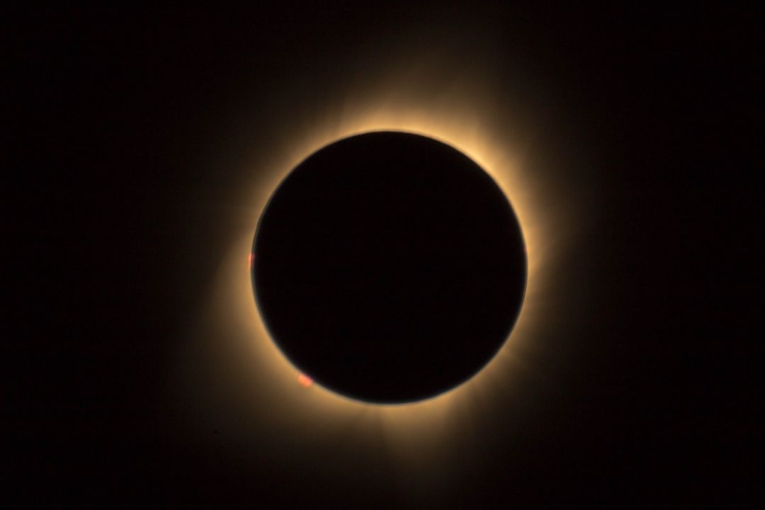 Por qué se le dice anillo de fuego al eclipse lunar solar