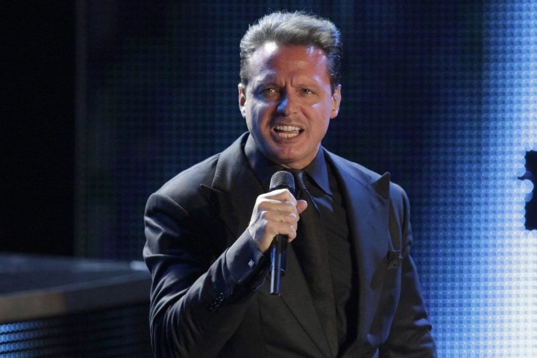 Luis Miguel: captan a su hermano Sergio en público