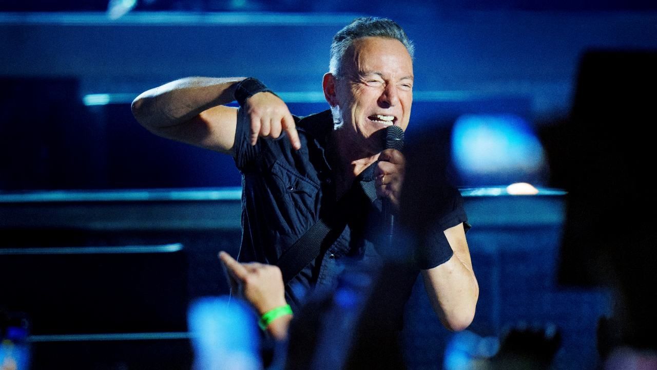 Bruce Springsteen anunció hoy 27 de septiembre de 2023 que pospondrá el resto de las fechas de su gira de 2023
