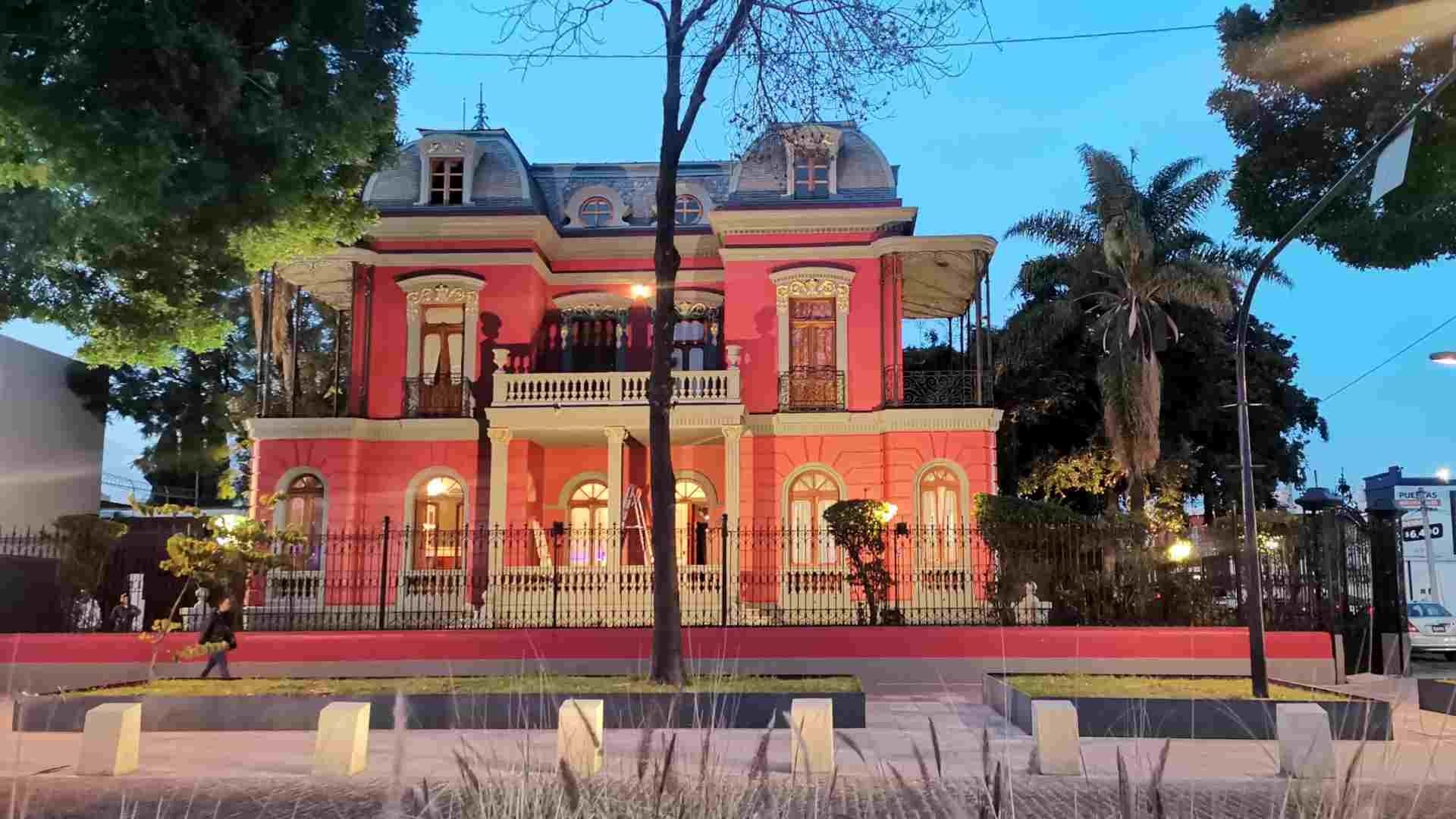 La historia de la Casa de los Enanos es una de las más famosas en Puebla.