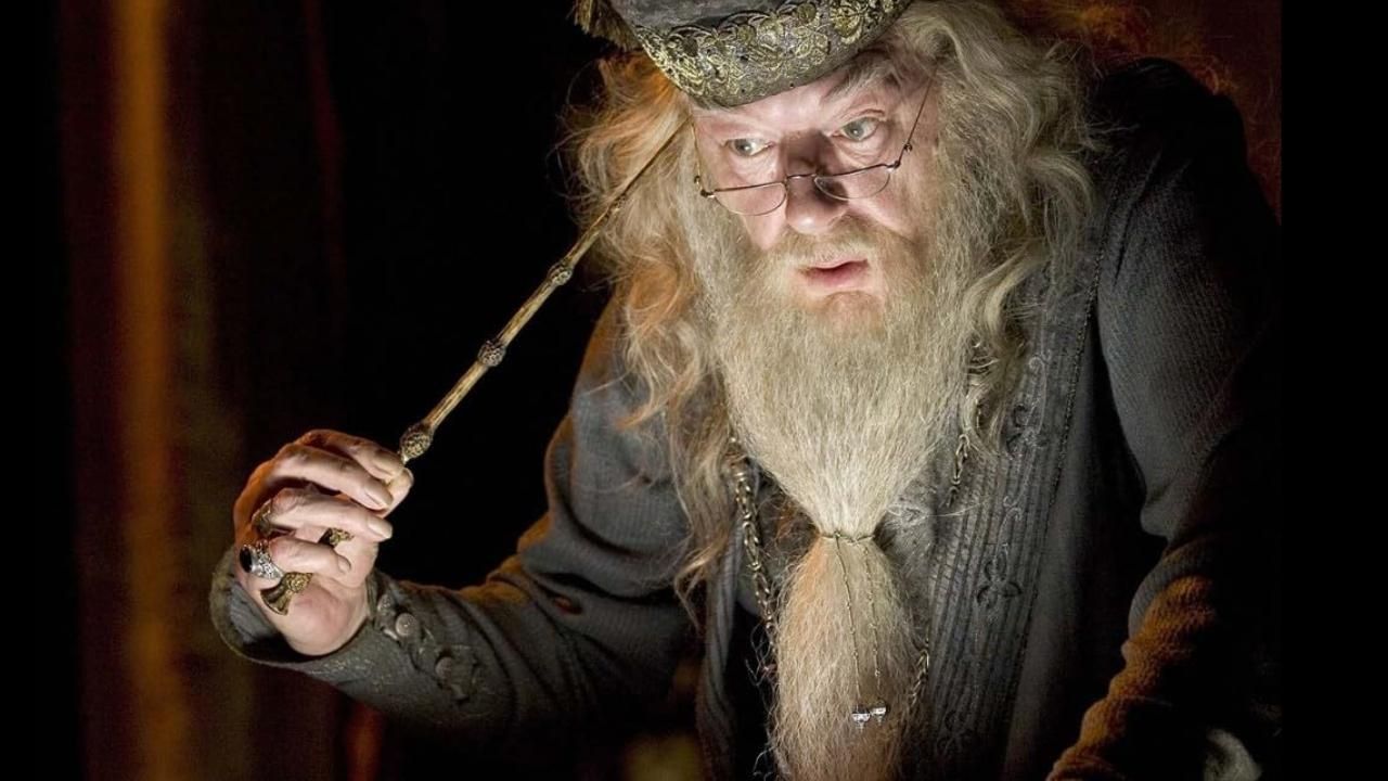 El actor de Albus Dumbledore falleció este 28 de septiembre de 2023 y aquí te platicamos más sobre su vida