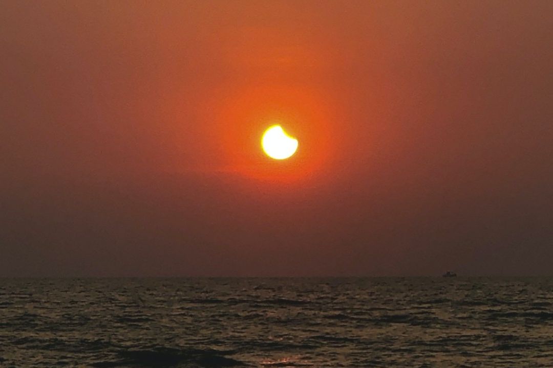 UAM: ¿Cuándo y Dónde Dará Lentes Gratis para Ver el Eclipse Solar 2023?