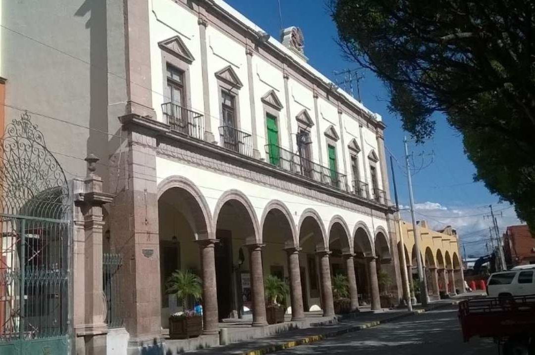 Regidor se arroja de Palacio Municipal de Salvatierra