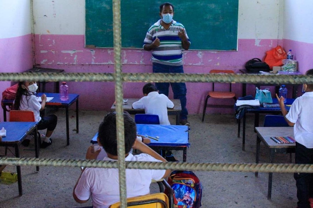 Qué estado extenderá horario de clases en octubre 2023