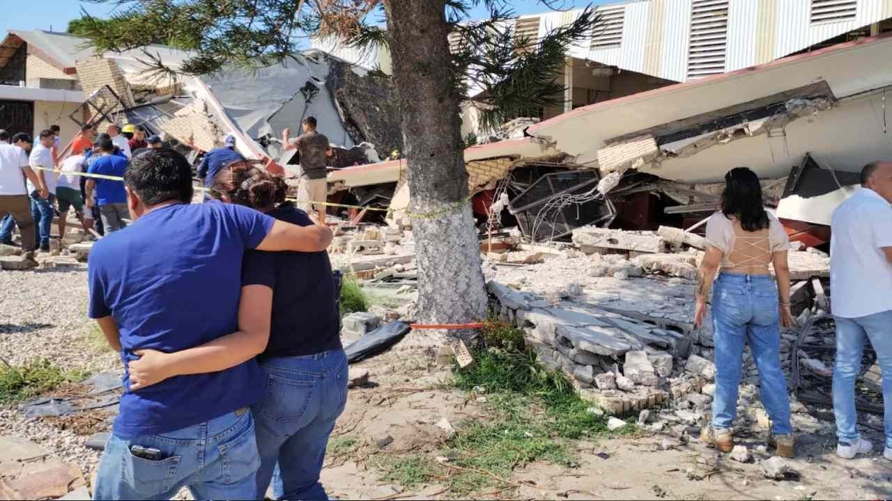 Video del derrumbe de iglesia de la Santa Cruz en Ciudad Madero, Tamaulipas