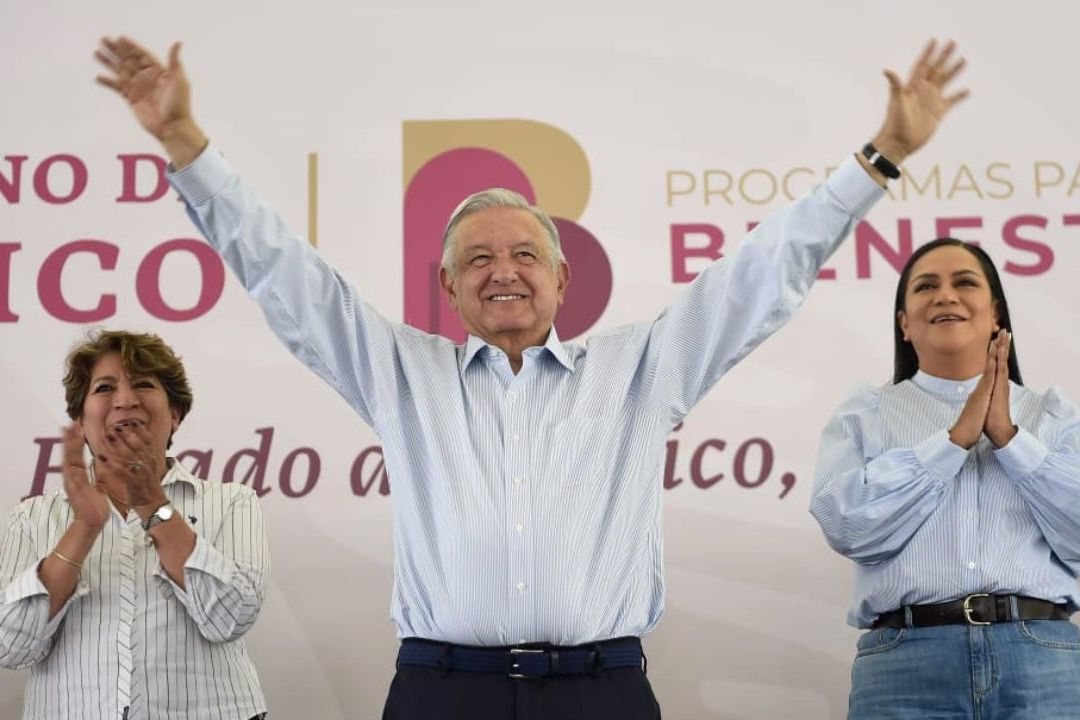 El presidente López Obrador remarcó que llega a este punto de su gobierno entero, aunque sus adversarios digan que ya está chocheando