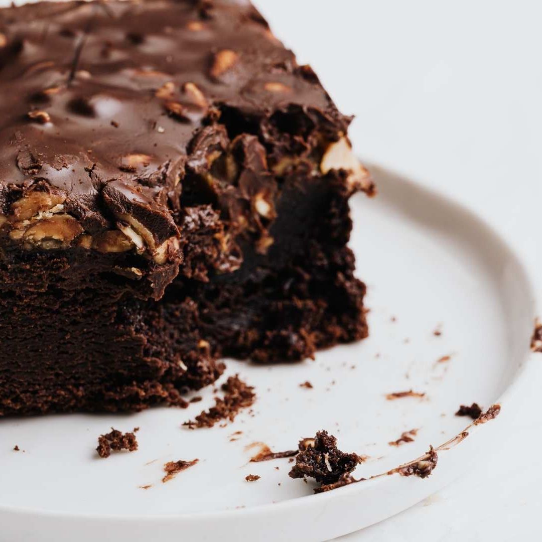 Brownies presuntamente provocan intoxicación de estudiantes