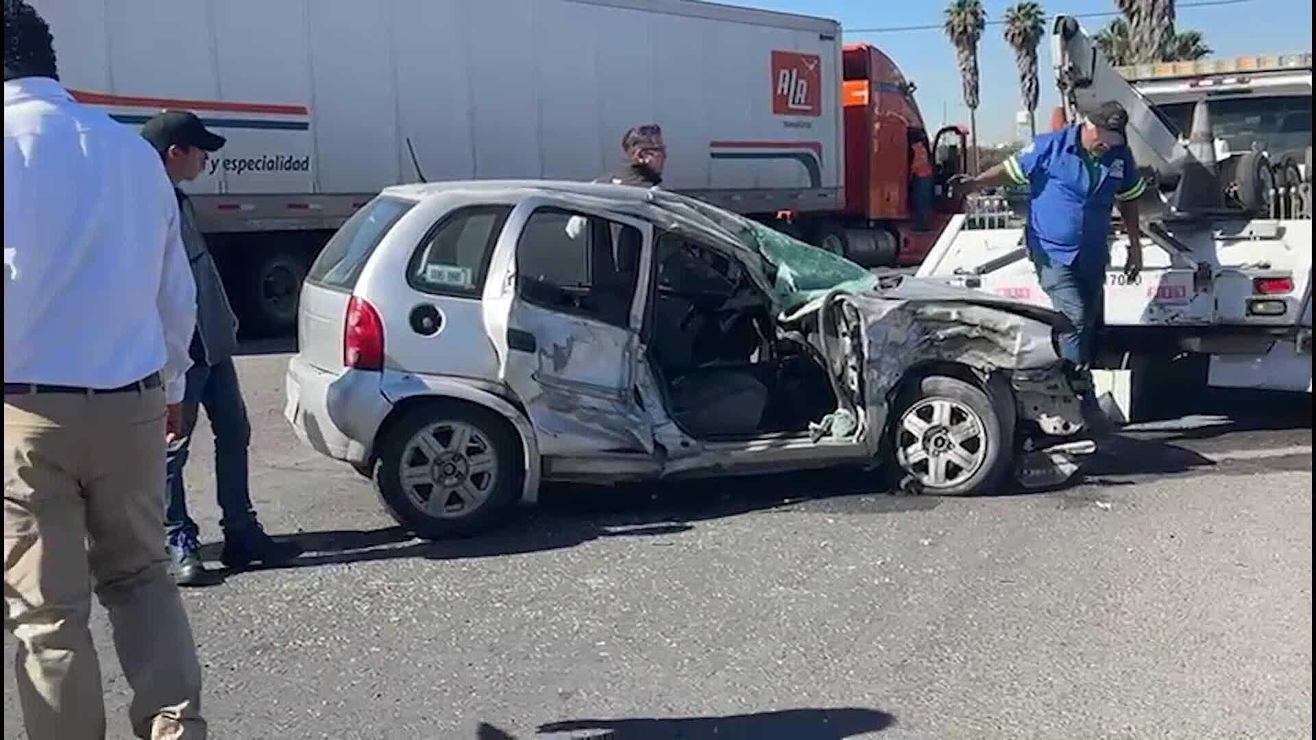 Conductora Pierde el Control de su Vehículo y se Impacta Contra un Tráiler