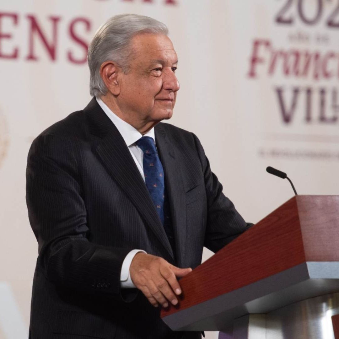 Andrés Manuel López Obrador dijo que acatará la medida del INE