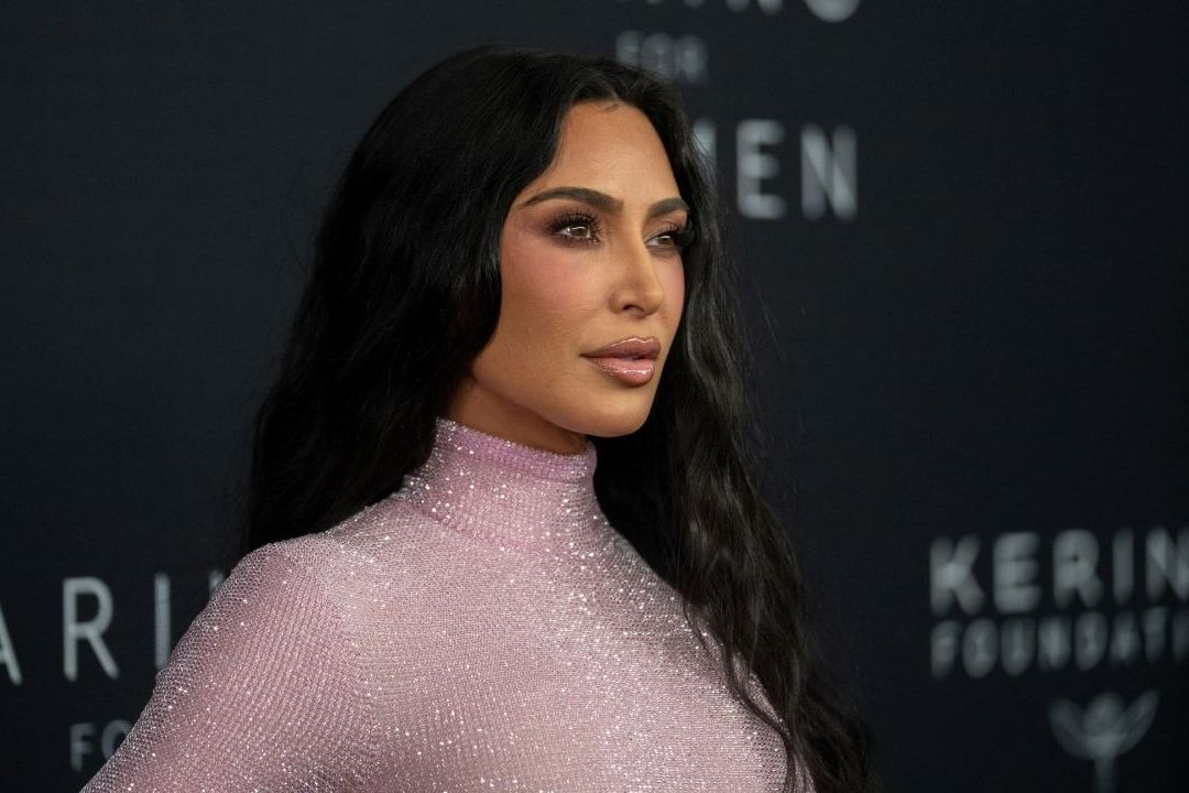 Kim Kardashian Enciende Instagram con Bikini Gucci