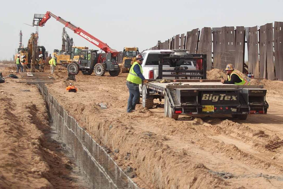 AMLO rechaza construcción de muro fronterizo