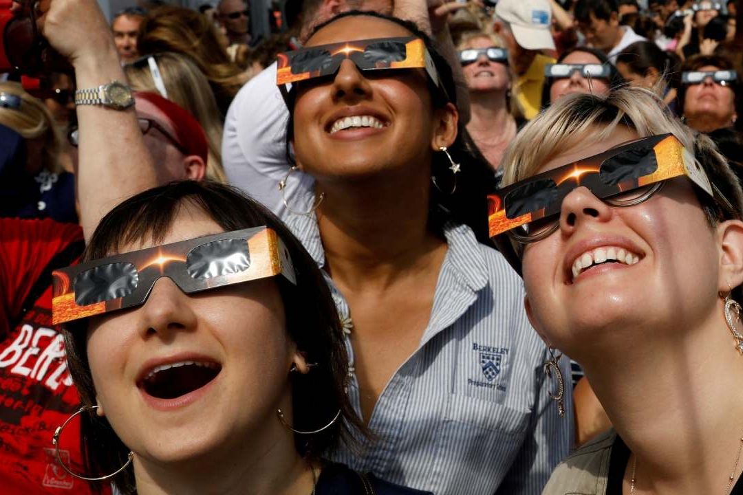 ¿Cómo Hacer Lentes Caseros para Ver el Eclipse Solar 2023?