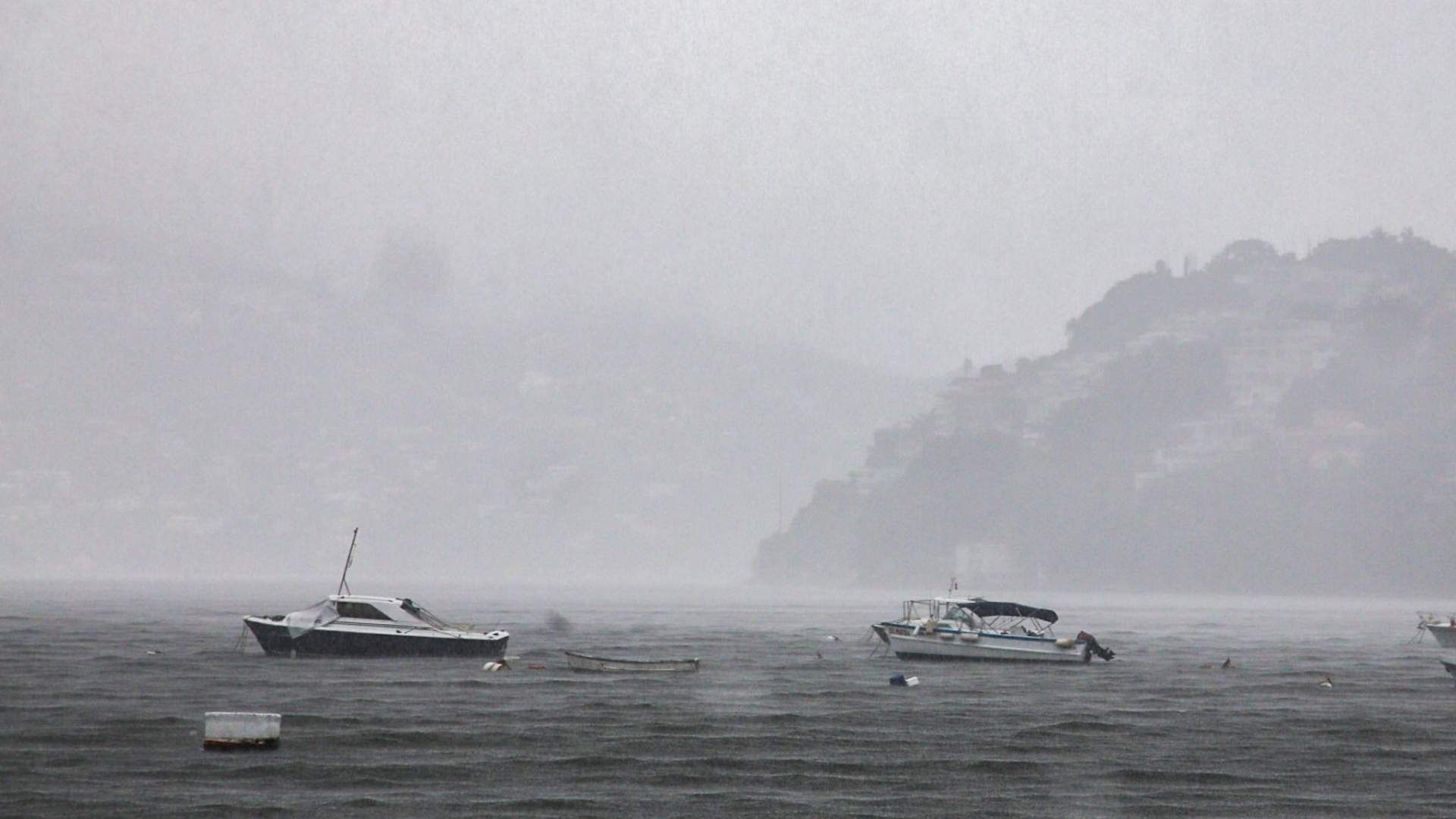 Se esperan vientos con fuerza de huracán y lluvias torrenciales en el Pacífico.