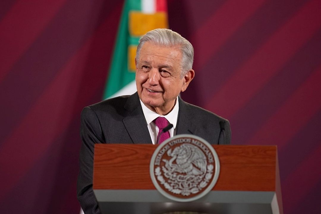 AMLO acusa actitud hostil del gobernador de Texas, Greg Abbott