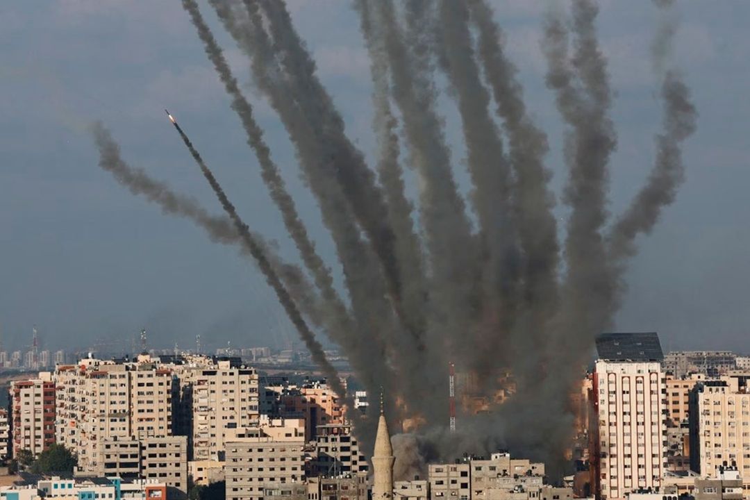 Lanzamiento de cohetes desde Gaza hacia zonas urbanas de Israel