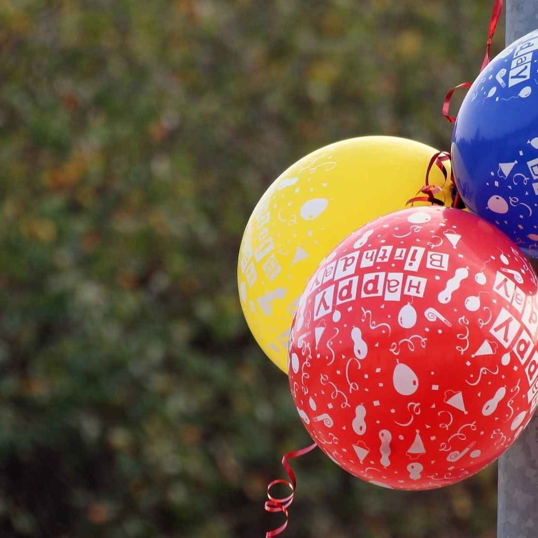 Niña de 7 Años Muere Mientras Desinflaba los Globos de su Cumpleaños