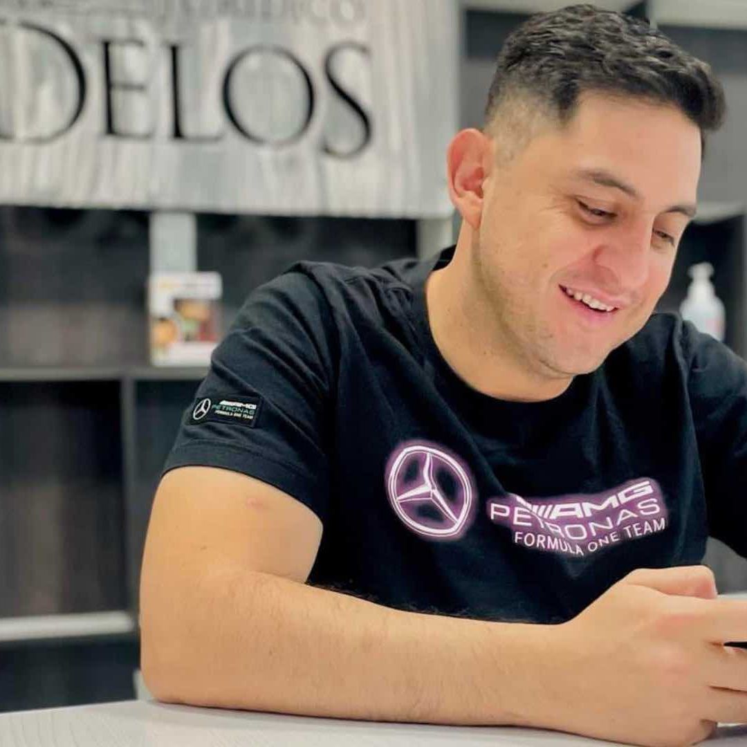 Carlos Mata, abogado que litiga entre balas y granadas