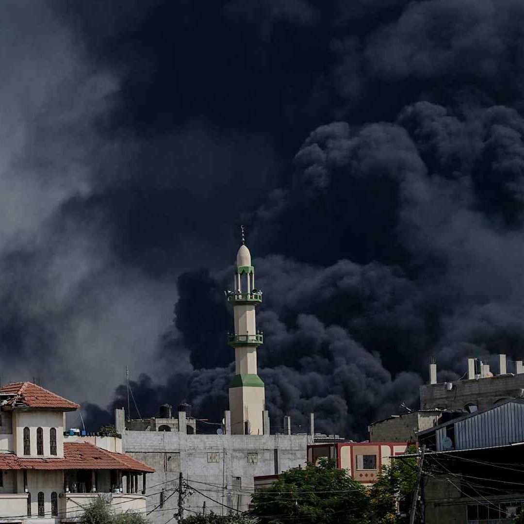 ataque aéreo israelí contra el barrio de Al-Tufah, ciudad de Gaza,