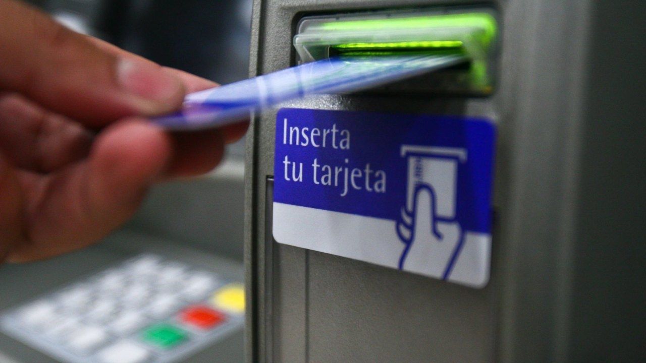 Checa si el 12 de octubre abren los bancos en México