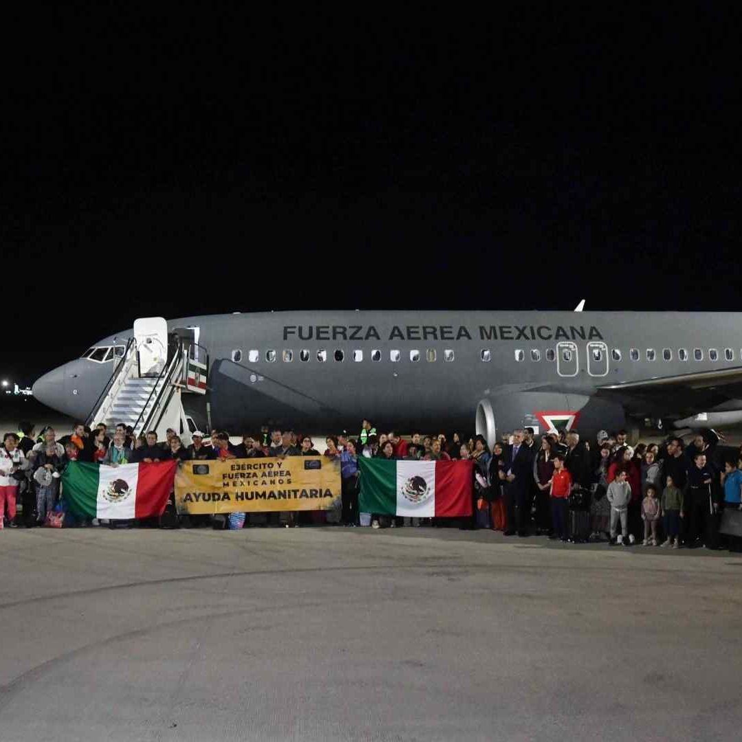 Mexicanos aterrizaron en el AIFA esta noche