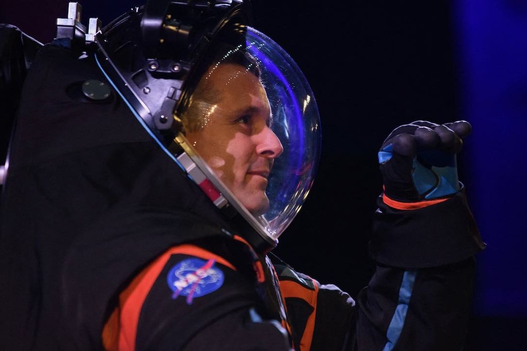 Traje espacial diseñado por Axiom Space para ir a la Luna