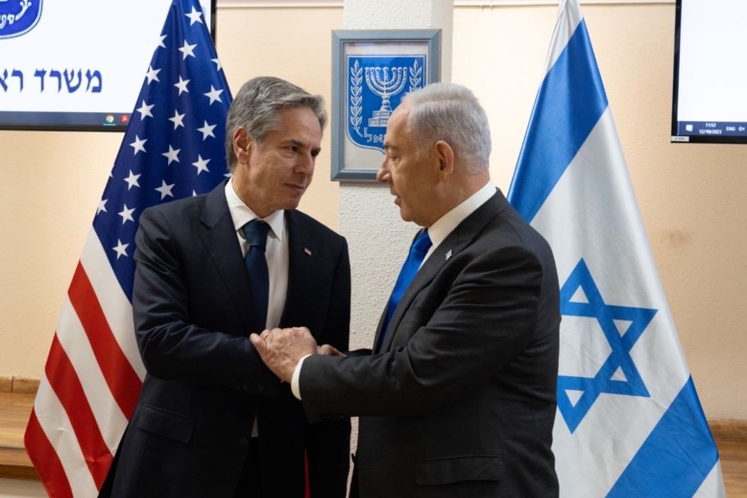 El secretario de Estado de EUA, Antony Blinken, con el primer ministro de Israel, Benjamín Netanyahu