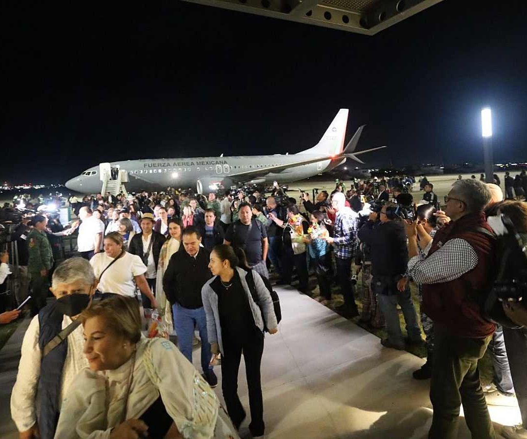 AMLO Anuncia puente aéreo para repatriar a mexicanos en Israel