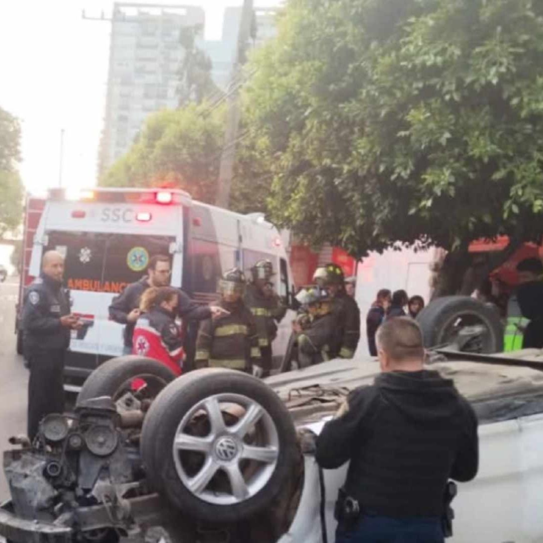 Volcadura de auto en la México-Pachuca