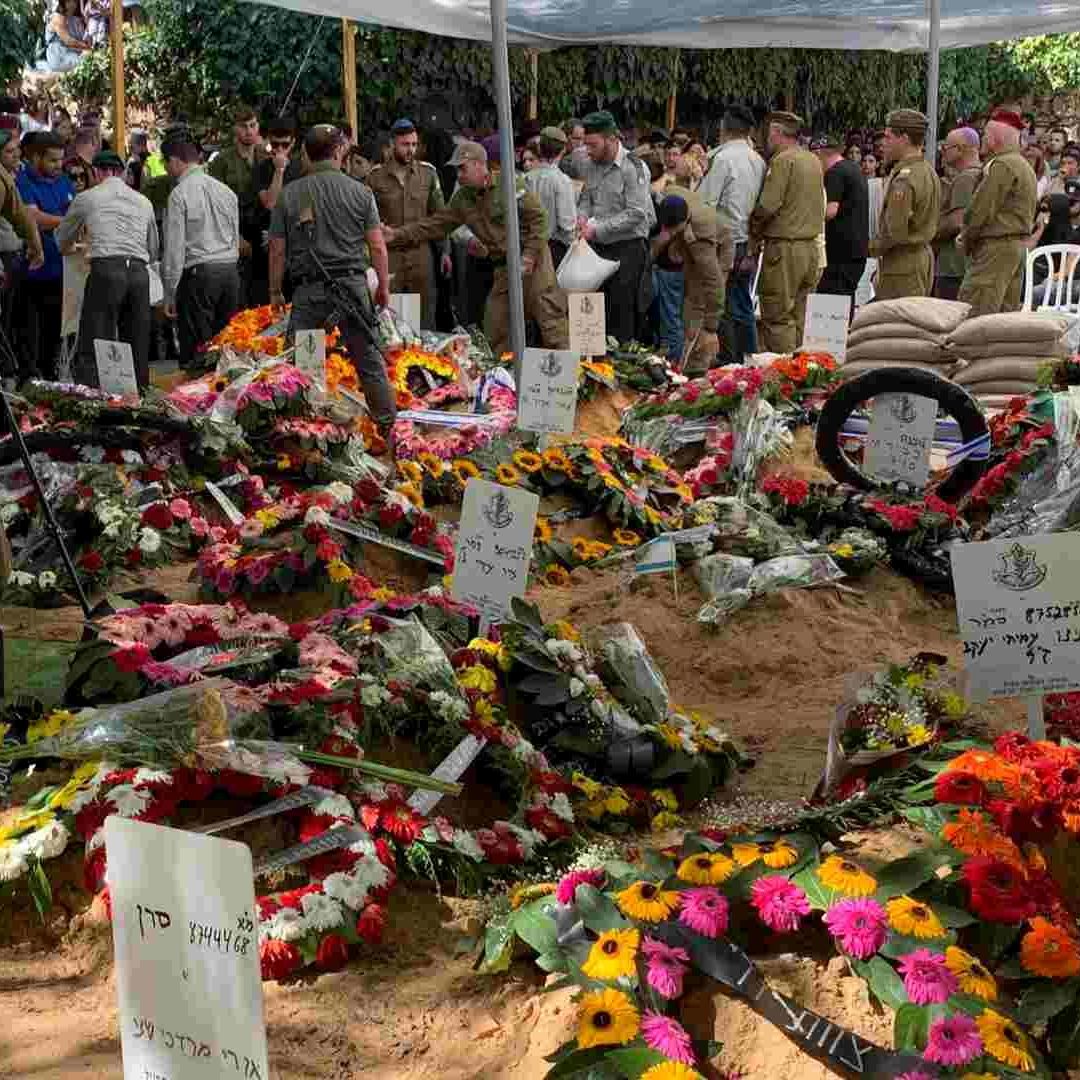 Vista del entierro de un soldado israelí en el cementerio Monte Herzl
