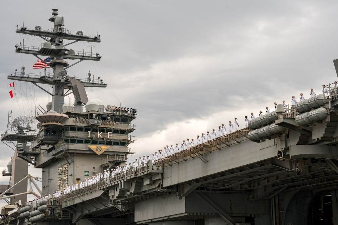 El primer grupo de buques de guerra que Estados Unidos envió a la región, liderado por el USS Gerald R. Ford, llegó esta semana a las aguas cercanas a Israel