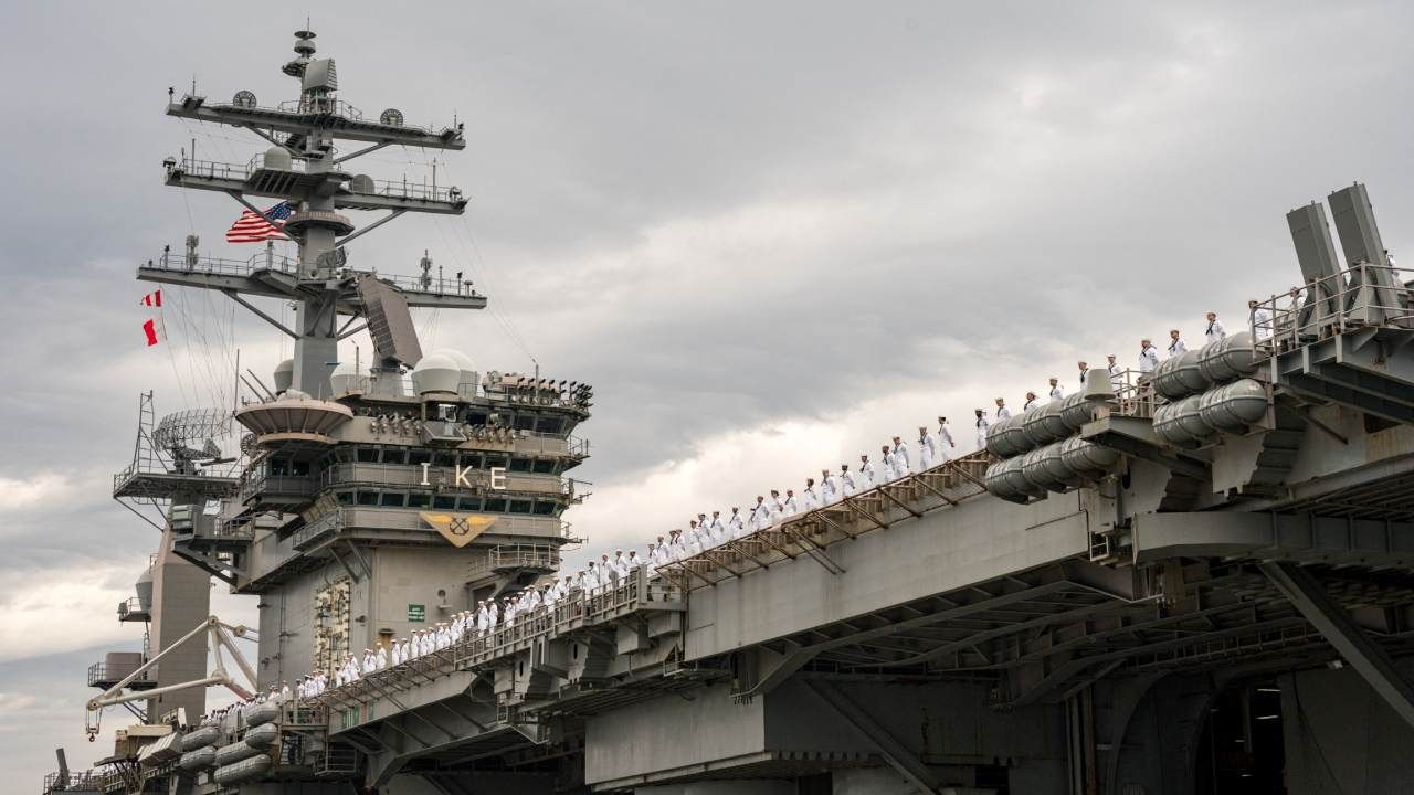 El primer grupo de buques de guerra que Estados Unidos envió a la región, liderado por el USS Gerald R. Ford, llegó esta semana a las aguas cercanas a Israel