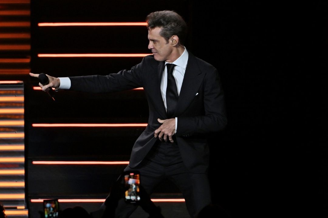 Luis Miguel adelantará su gira de 2024