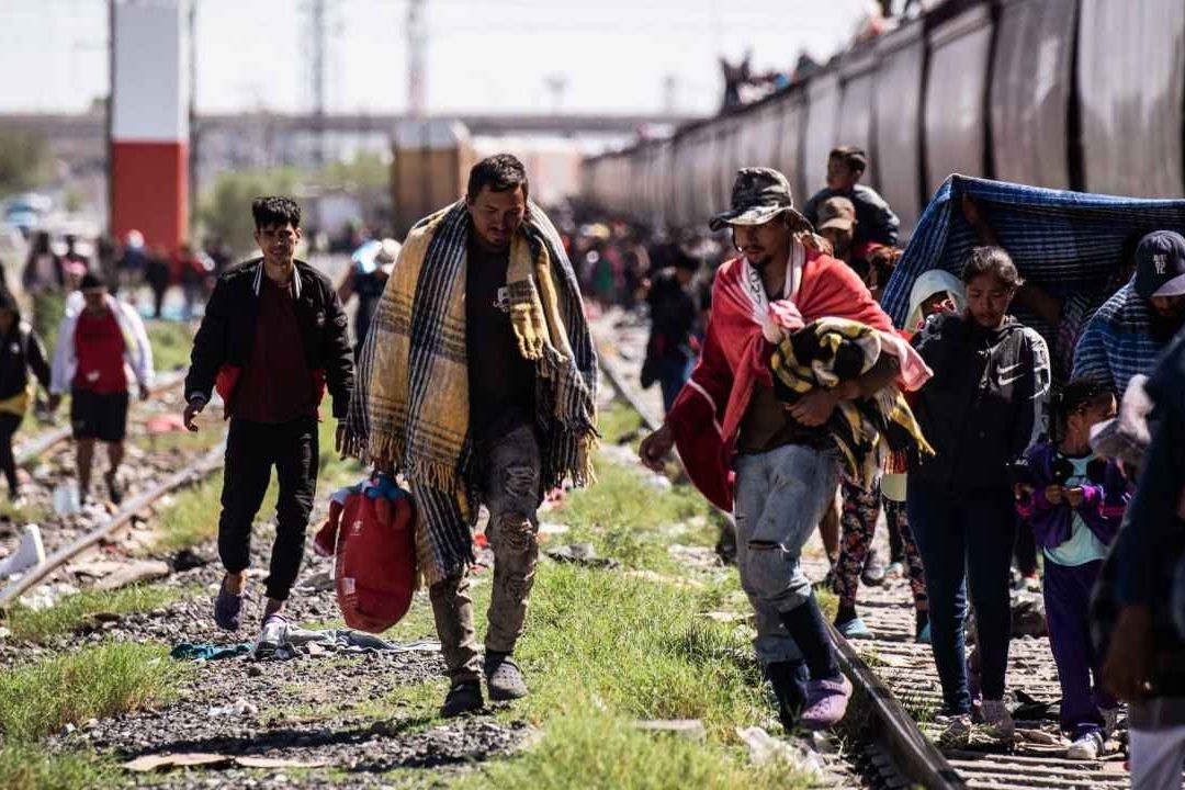 AMLO niega que haya desbordamiento de migrantes