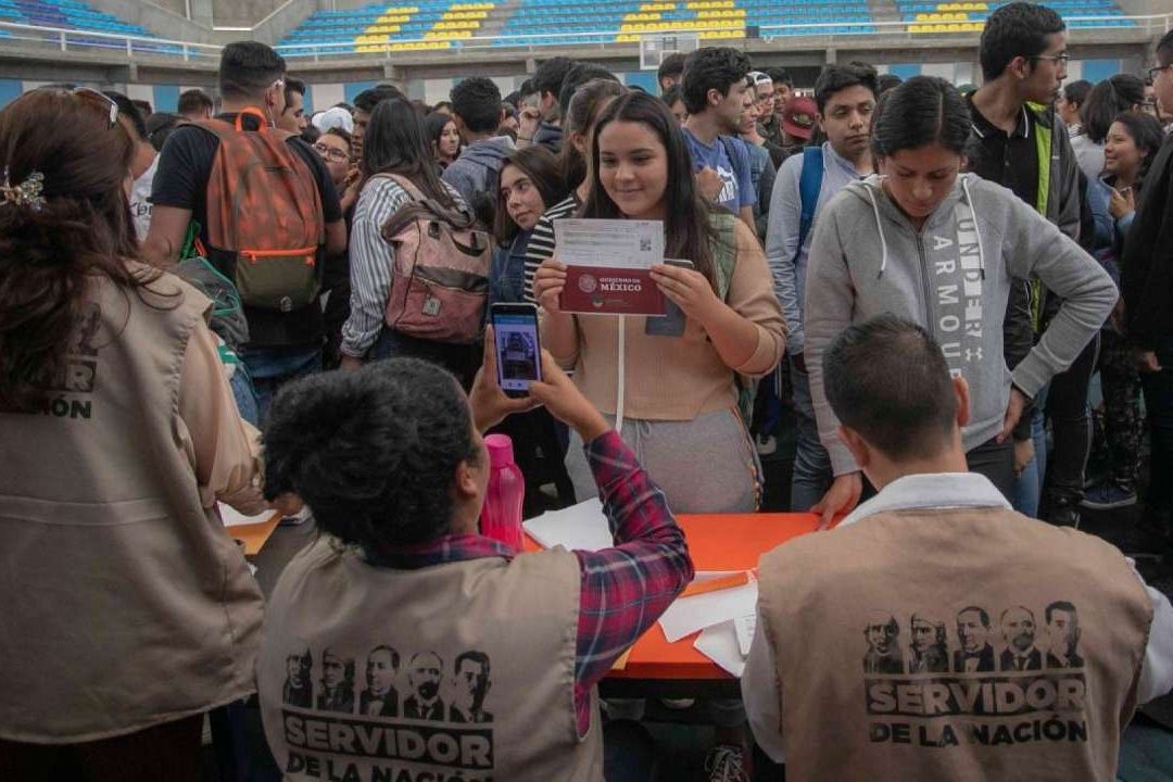 Los beneficiarios de la Beca Benito Juárez 2023 ya se preguntan cuándo se harán los depósitos del tercer pago del año