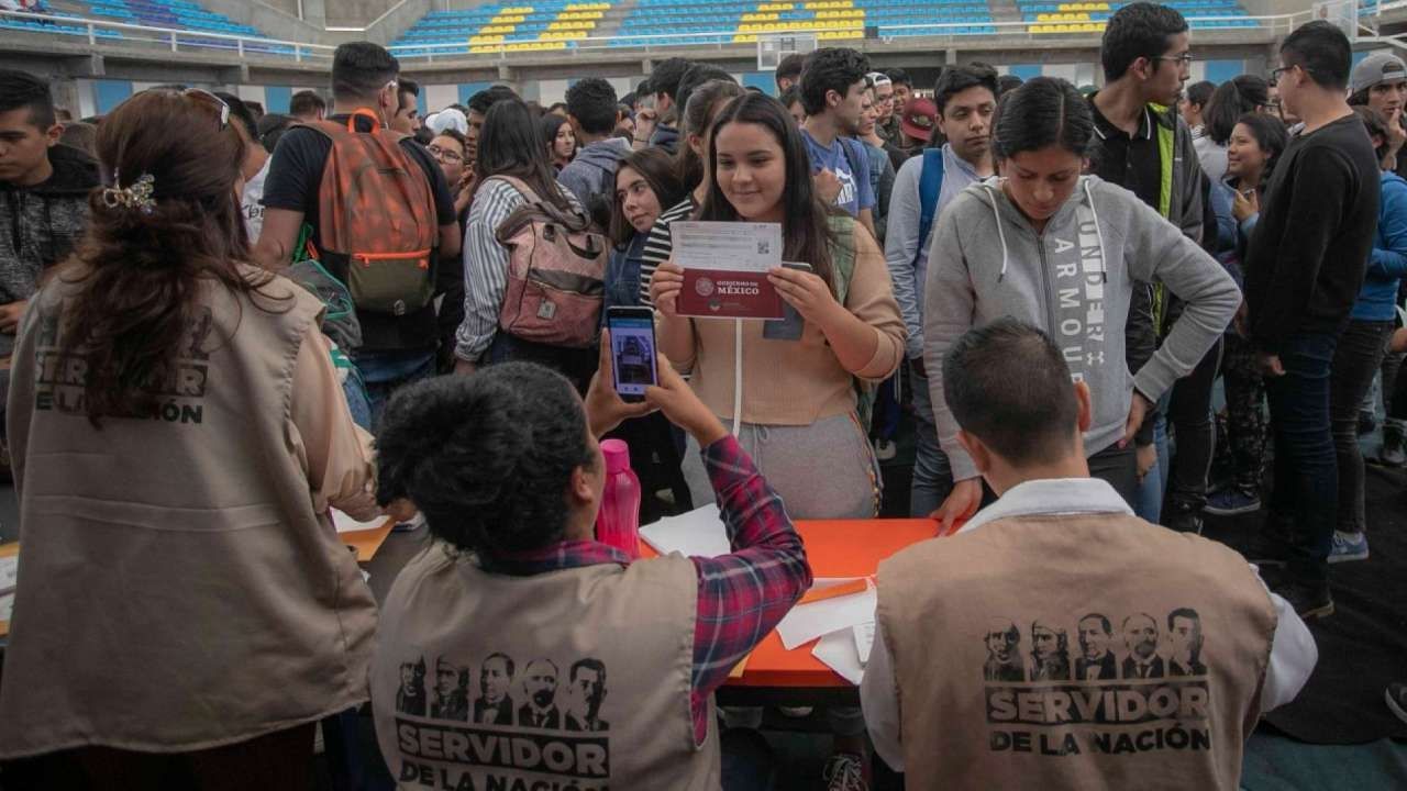 Los beneficiarios de la Beca Benito Juárez 2023 ya se preguntan cuándo se harán los depósitos del tercer pago del año