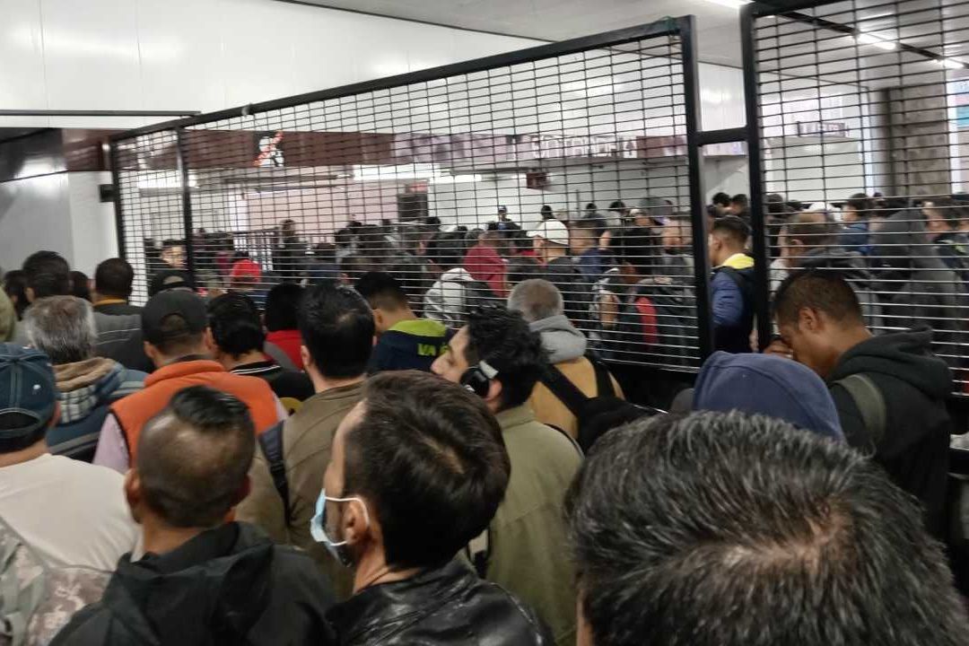 El Metro CDMX sufrió retrasos y gran afluencia por una situación que pasó en la Estación Pantitlán de la Línea 9