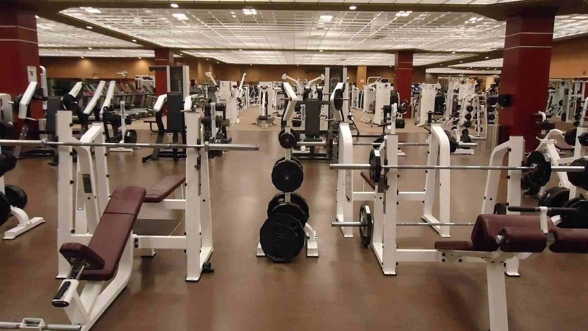 Joven de 17 Años Muere en Gimnasio al Caerle una Pesa en la Cuello