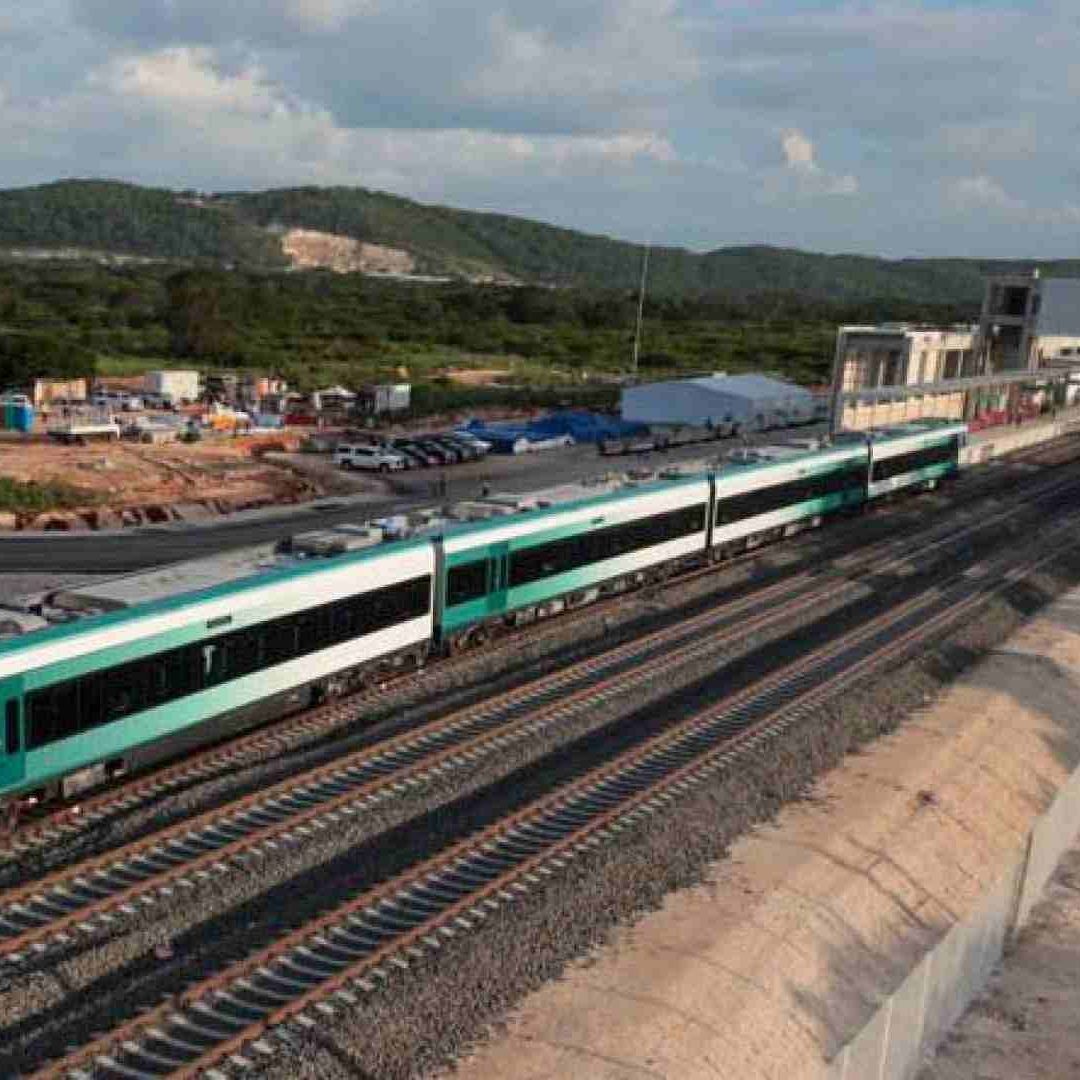 El Tren Maya en su primer recorrido de prueba de Campeche a Mérida
