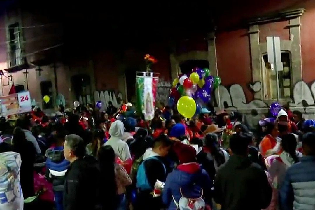 Llegan miles de peregrinos de Atlacomulco a La Villa